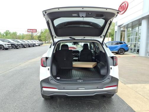 Glacial White Pearl 2026 Kia Sportage EX