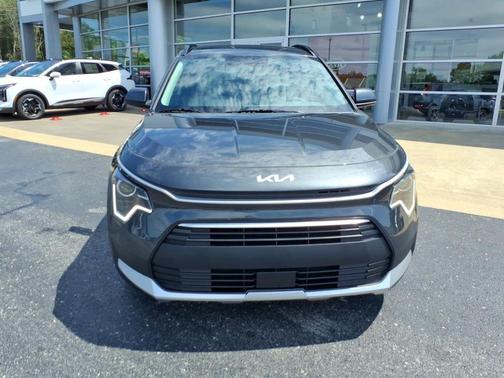 Gray 2026 Kia Niro EX