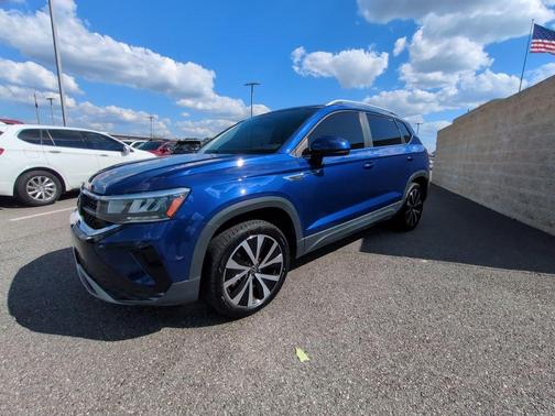 Blue Dusk 2023 Volkswagen Taos 1.5T SE