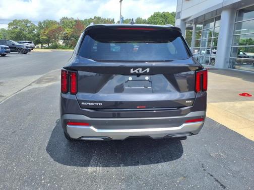 2025 Kia Sorento S