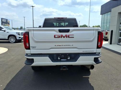 White Frost Tri-Coat 2023 GMC Sierra 2500 Denali