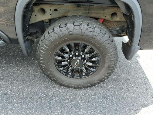 Black 2024 Chevrolet Silverado 2500 LT