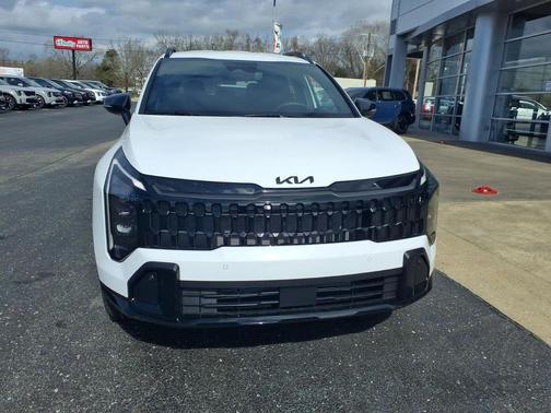 Glacial White Pearl 2026 Kia Sportage X-Line