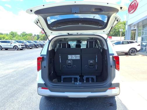 Snow White Pearl 2026 Kia Carnival LXS