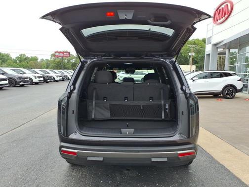 Metal 2027 Kia Telluride LX