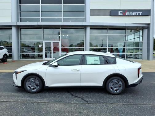 Snow White Pearl 2026 Kia K4 LXS