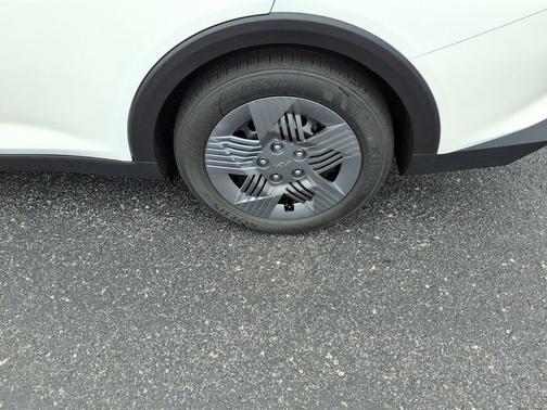 Snow White Pearl 2026 Kia K4 LXS