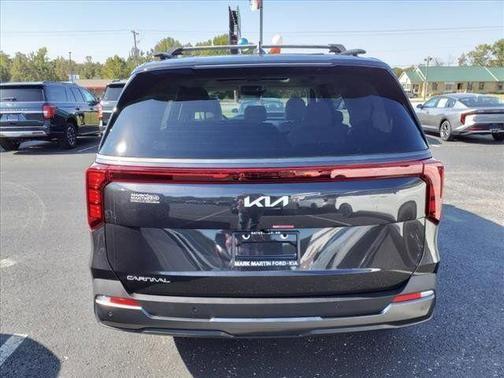 2025 Kia Carnival SX