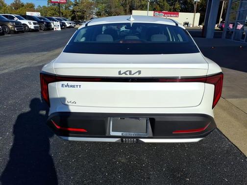 2025 Kia K4 EX
