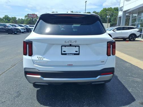 Glacial White Pearl 2026 Kia Sorento S