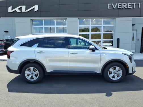 Ivory Silver 2026 Kia Sorento LX