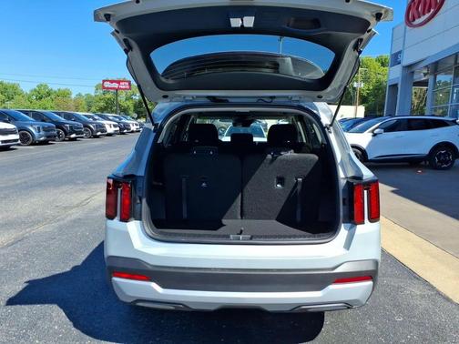 Ivory 2026 Kia Sorento LX
