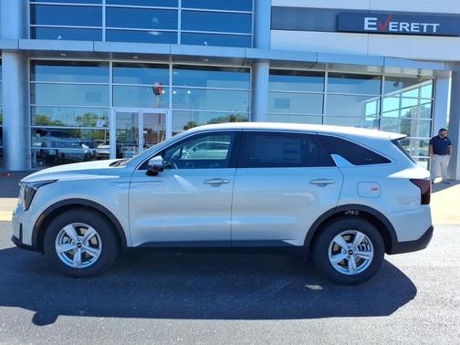 Ivory 2026 Kia Sorento LX