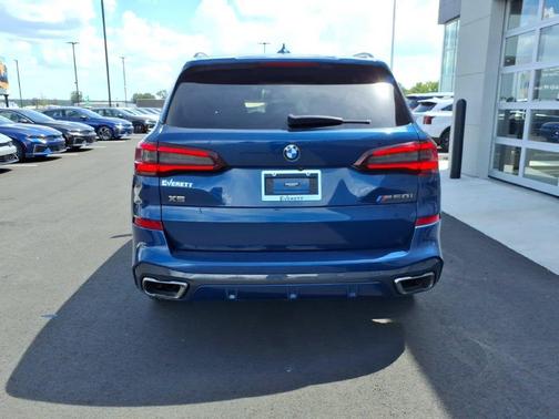 Phytonic Blue Metallic 2023 BMW X5 M50i