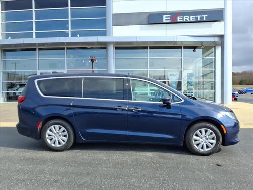 2020 Chrysler Voyager L