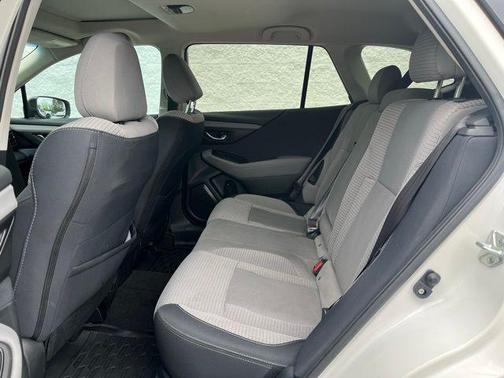 Crystal White Pearl 2021 Subaru Outback Premium