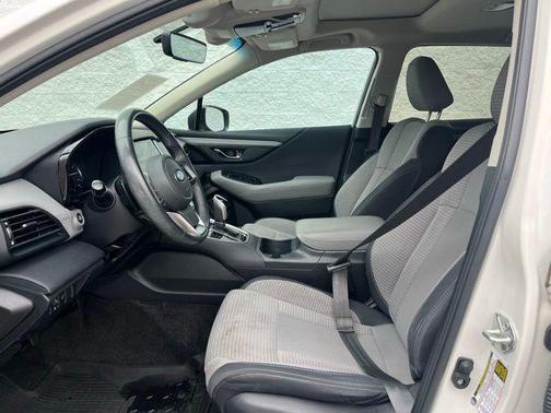 Crystal White Pearl 2021 Subaru Outback Premium