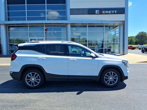 Summit White 2022 GMC Terrain SLT