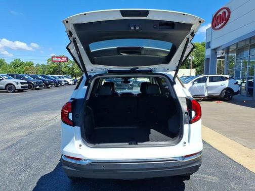 Summit White 2022 GMC Terrain SLT