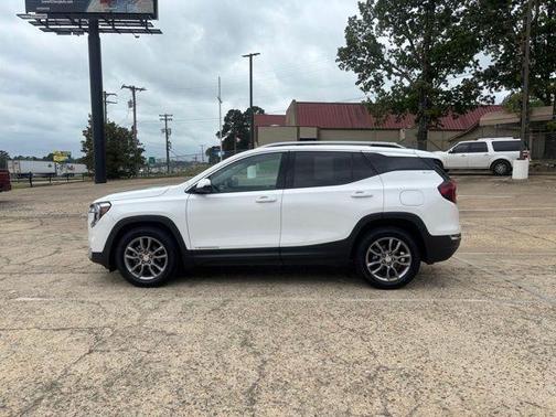 Summit White 2022 GMC Terrain SLT