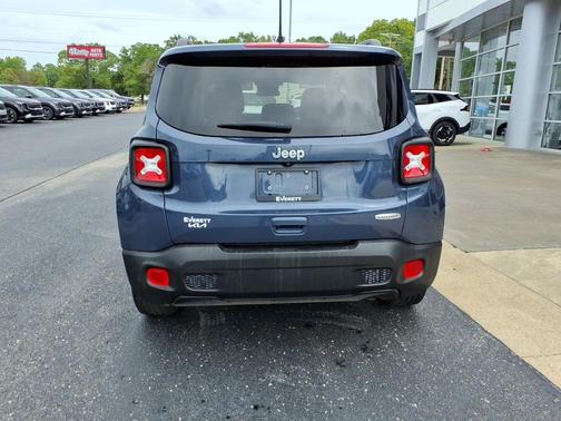 Slate Blue Pearlcoat 2021 Jeep Renegade Latitude