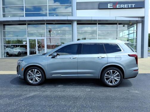 Silver Metallic 2023 Cadillac XT6 Premium Luxury FWD