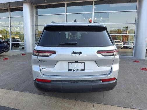 2021 Jeep Grand Cherokee L Laredo