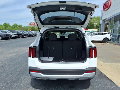 Glacial White Pearl 2026 Kia Sorento LX