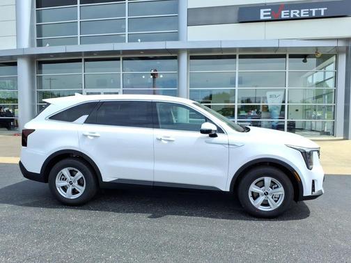 Glacial White Pearl 2026 Kia Sorento LX
