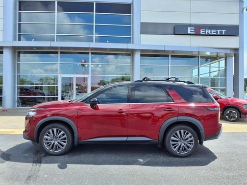 2023 Nissan Pathfinder SL