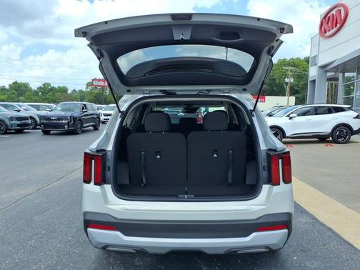 Ivory 2026 Kia Sorento LX