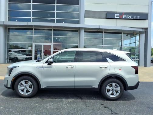 Ivory 2026 Kia Sorento LX