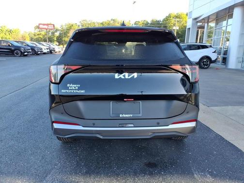 Ebony Black 2026 Kia Sportage LX