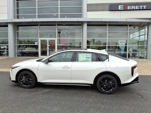 Snow White Pearl 2026 Kia K4 GT-LINE