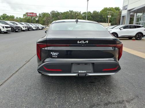 Aurora Black 2026 Kia K4 EX