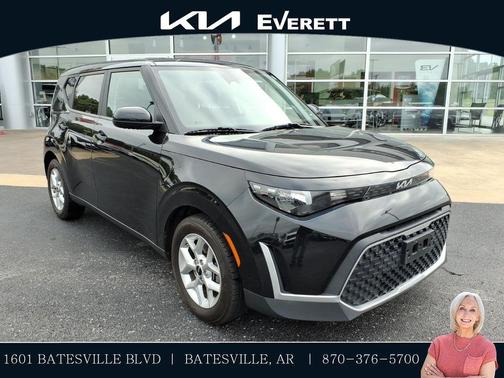 Fusion Orange 2023 Kia Soul LX