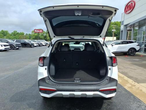 Glacial White Pearl 2023 Kia Sportage EX