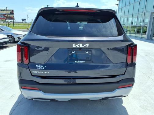 Metal 2026 Kia Sorento LX