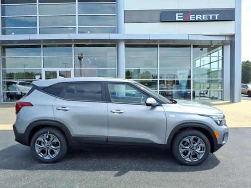 Steel Gray 2026 Kia Seltos LX