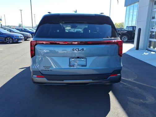 Green 2027 Kia Carnival SX