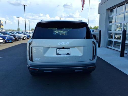 Ivory Silver 2027 Kia Telluride S