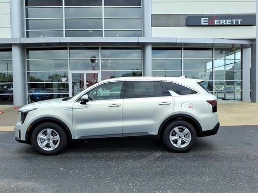 Ivory 2026 Kia Sorento LX