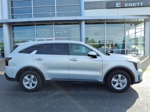 Ivory Silver 2026 Kia Sorento LX