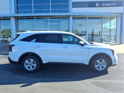 Glacial White Pearl 2026 Kia Sorento LX
