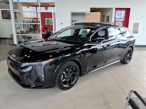 Aurora Black Pearl 2026 Kia K4 GT-LINE