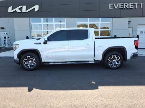 Summit White 2025 GMC Sierra 1500 SLT