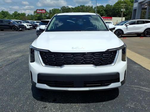 Glacial White Pearl 2026 Kia Sorento LX