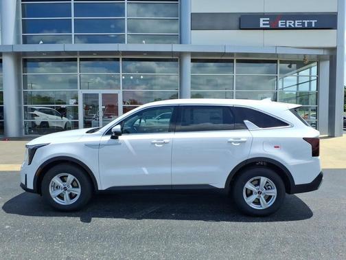 Glacial White Pearl 2026 Kia Sorento LX