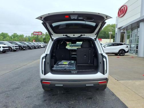 White Pearl 2027 Kia Telluride S