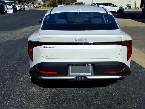 2025 Kia K4 EX